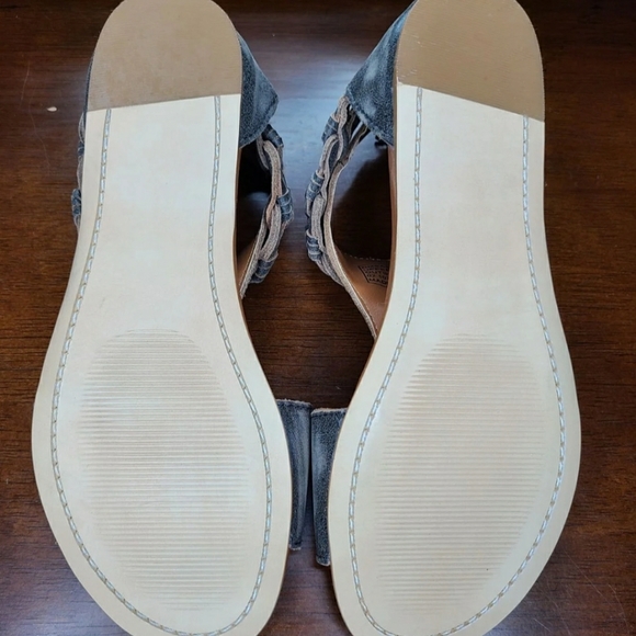 Sandals - Picture 7 of 8